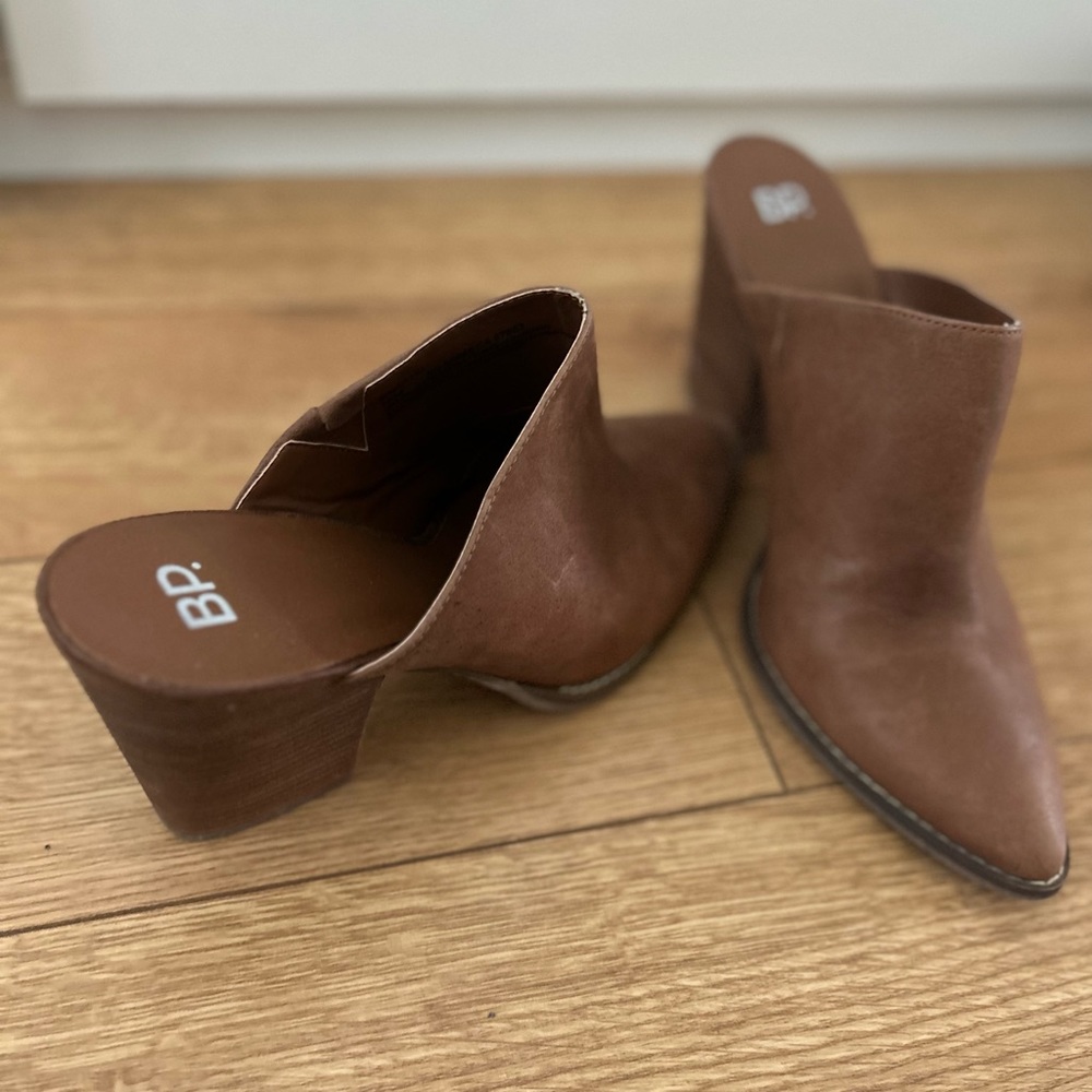 BP. Block heel mules